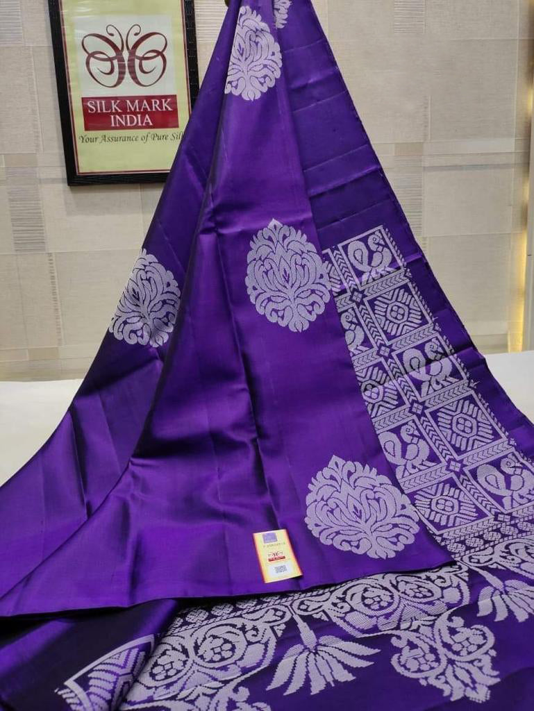 Purple Solid Silk Blend Saree With Unstitched Blouse Piece