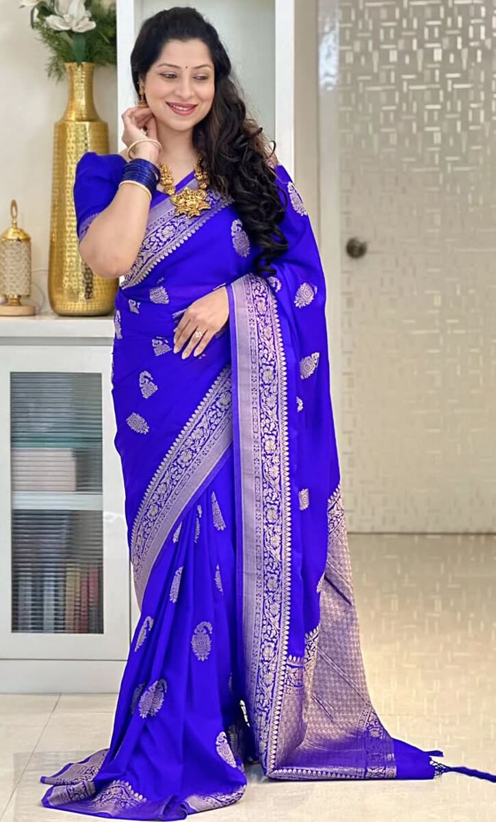 Enchanting Royal Blue Soft Silk Saree With Ethnic Blouse Piece