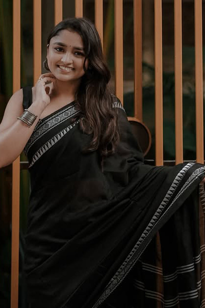 Posh Black Cotton Silk Saree With Lissome Blouse Piece