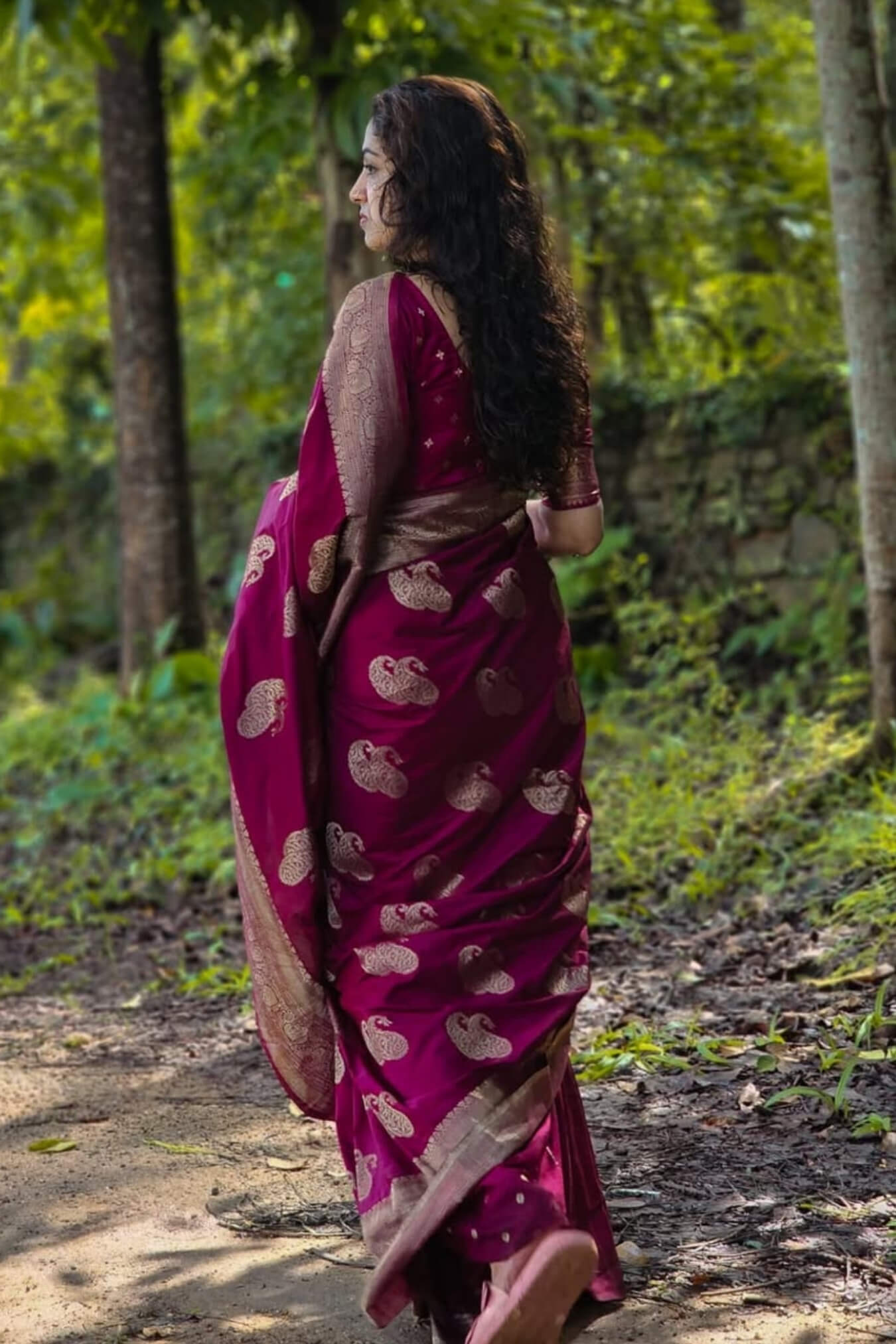 Magnificat Dark Pink Soft Silk Saree With Tremendous Blouse Piece