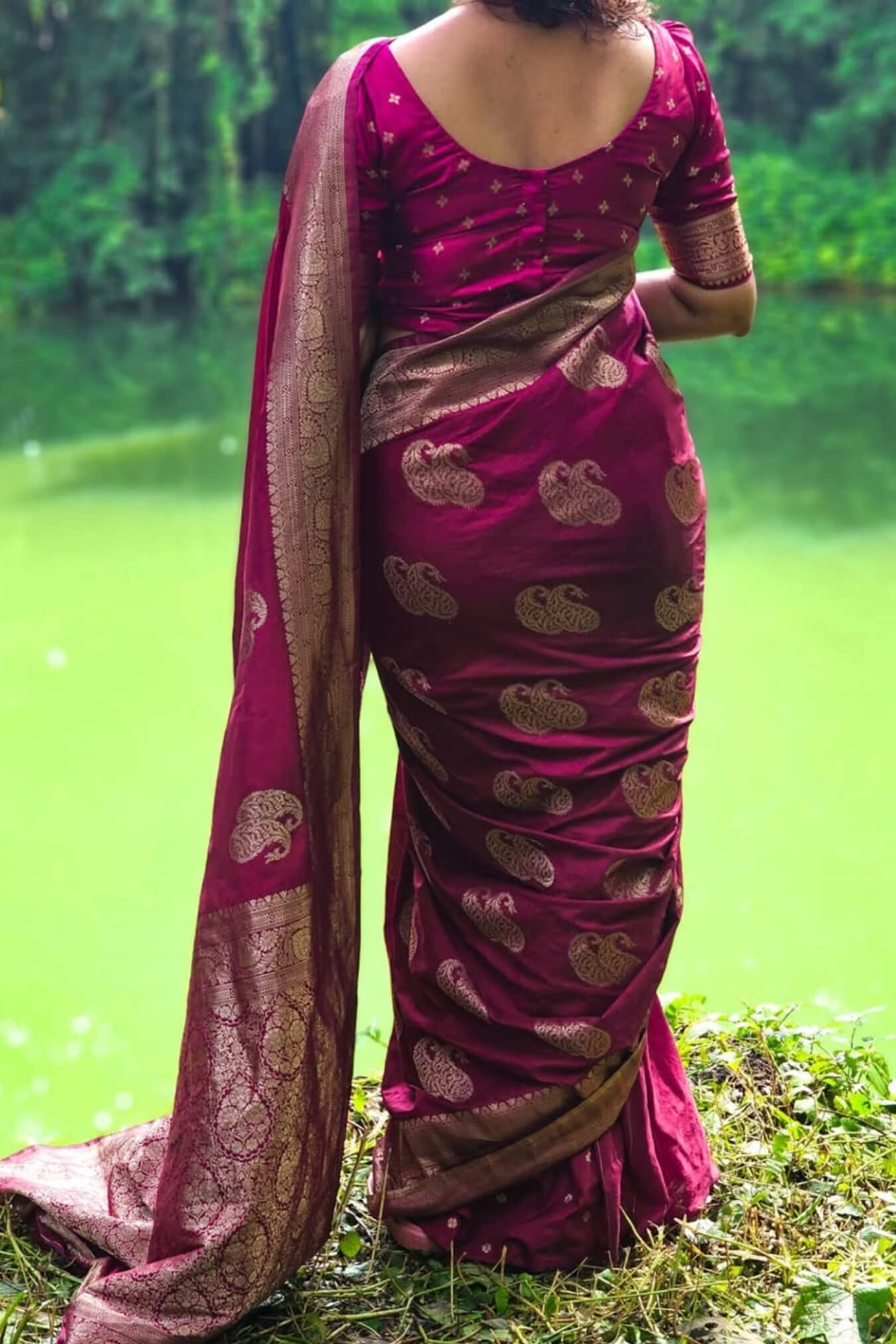 Magnificat Dark Pink Soft Silk Saree With Tremendous Blouse Piece