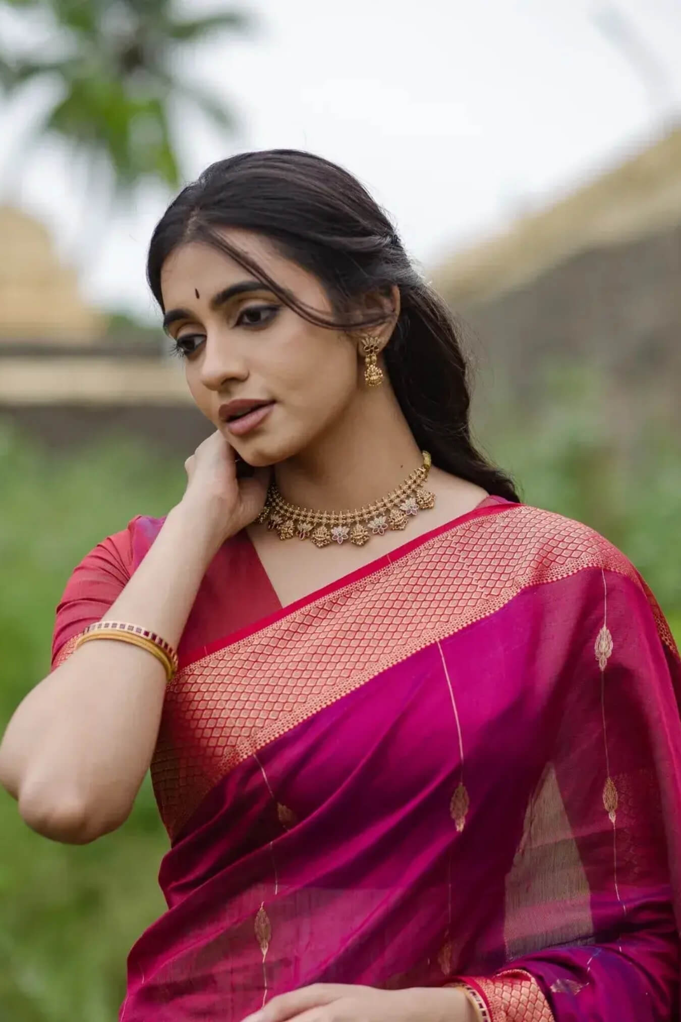 Most Flattering Dark Pink Linen Silk Saree With Desultory Blouse Piece