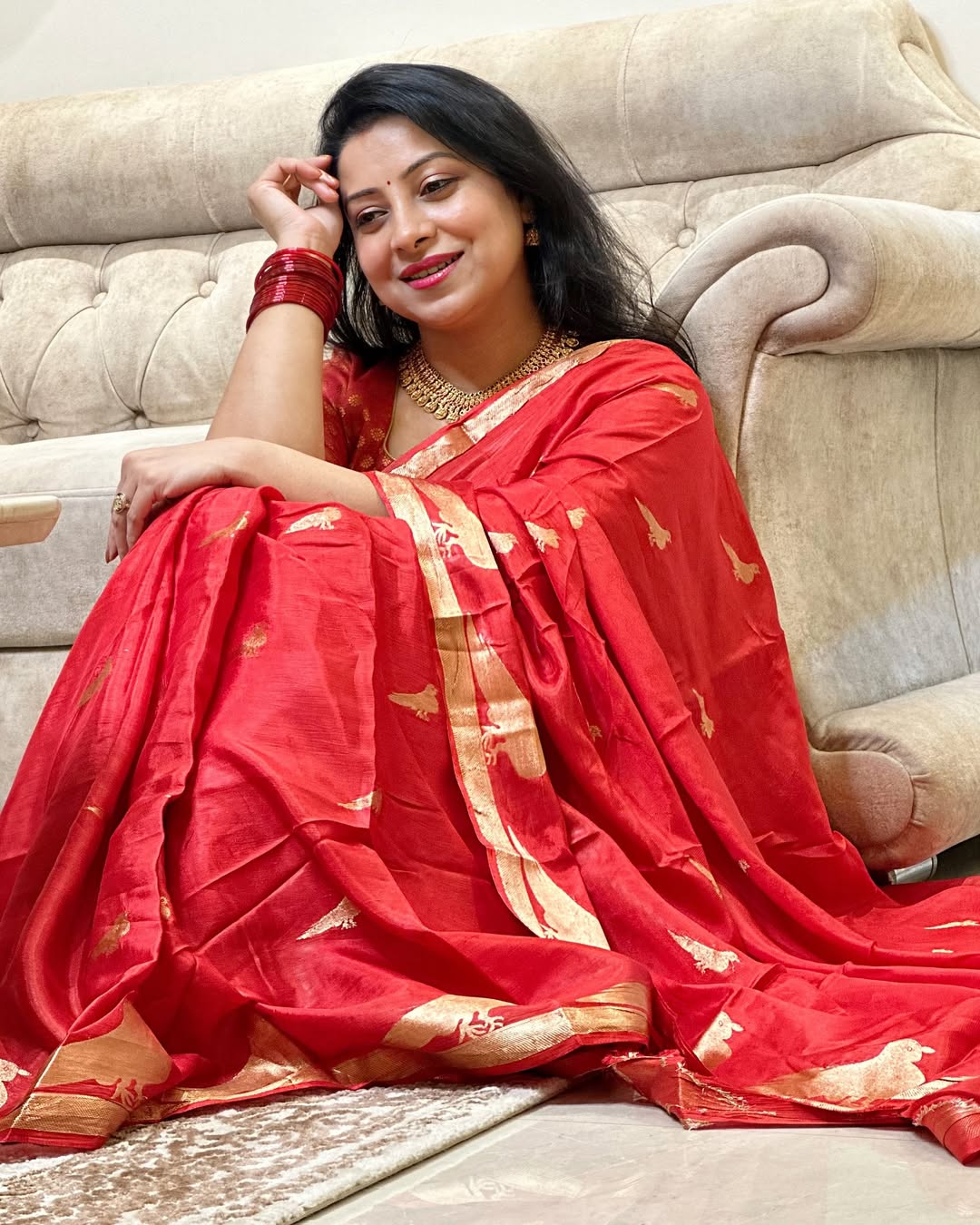 Prodigal Red Soft Silk Saree With Energetic Blouse Piece