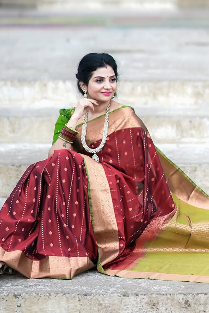 Engrossing Wine Soft Silk Saree With Seraphic Blouse Piece