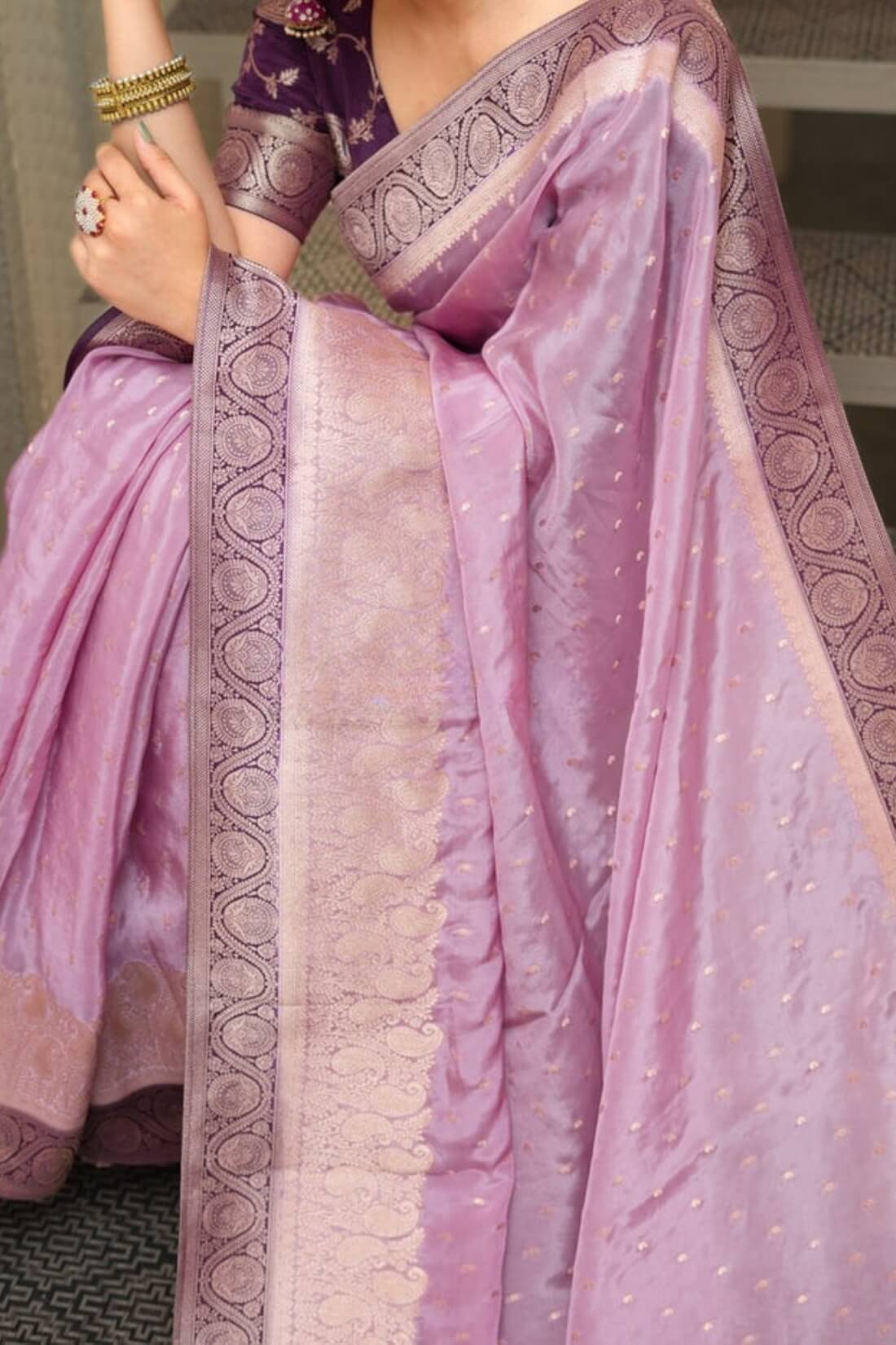 Pulsating Lavender Soft Silk Saree With Opulent Blouse Piece