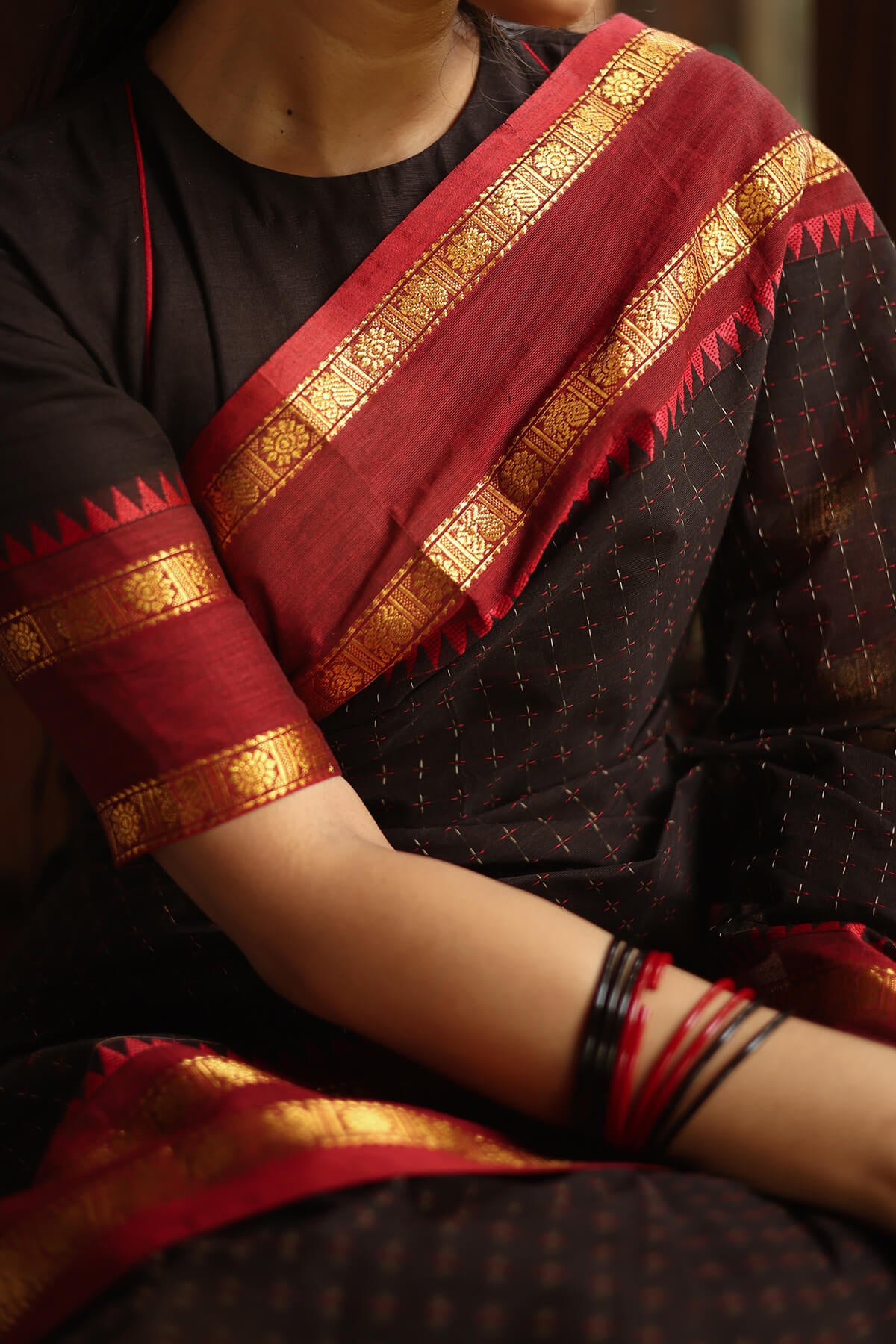 Classic Black Cotton Silk Saree With Ethnic Blouse Piece