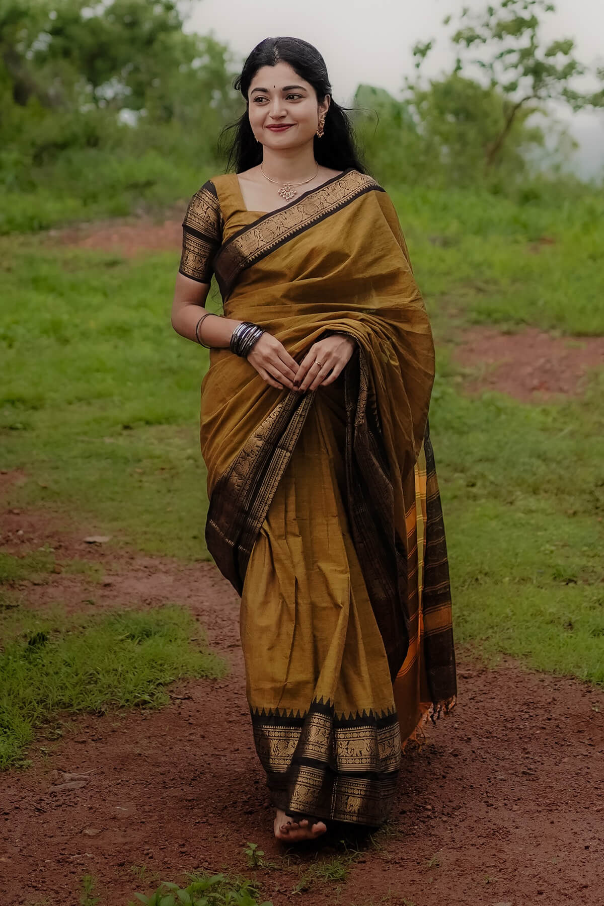 Arresting Mustard Cotton Silk Saree With Excellent Blouse Piece