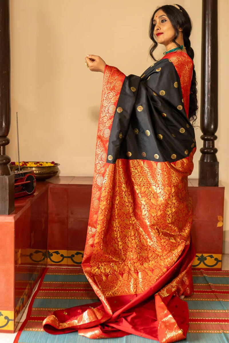 Trendy Black Soft Silk Saree With Classy Blouse Piece