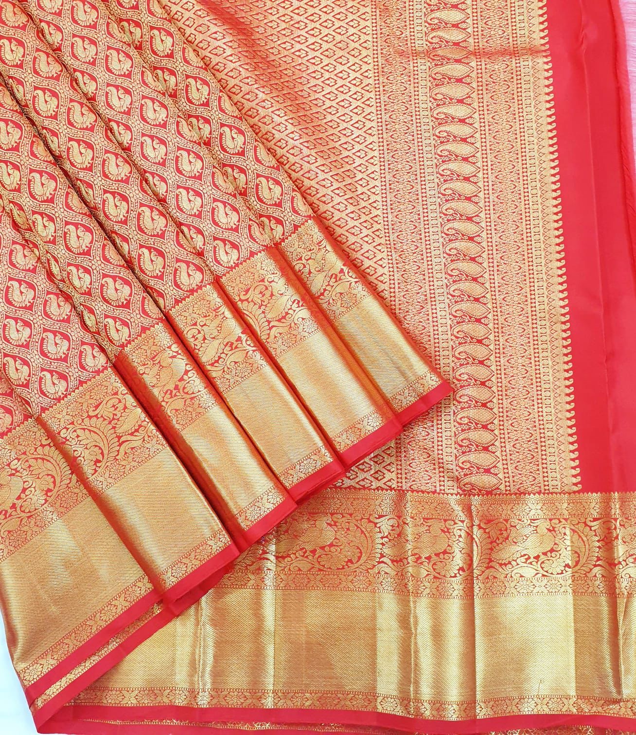 Mellifluous Red Soft Silk Saree With Beleaguer Blouse Piece