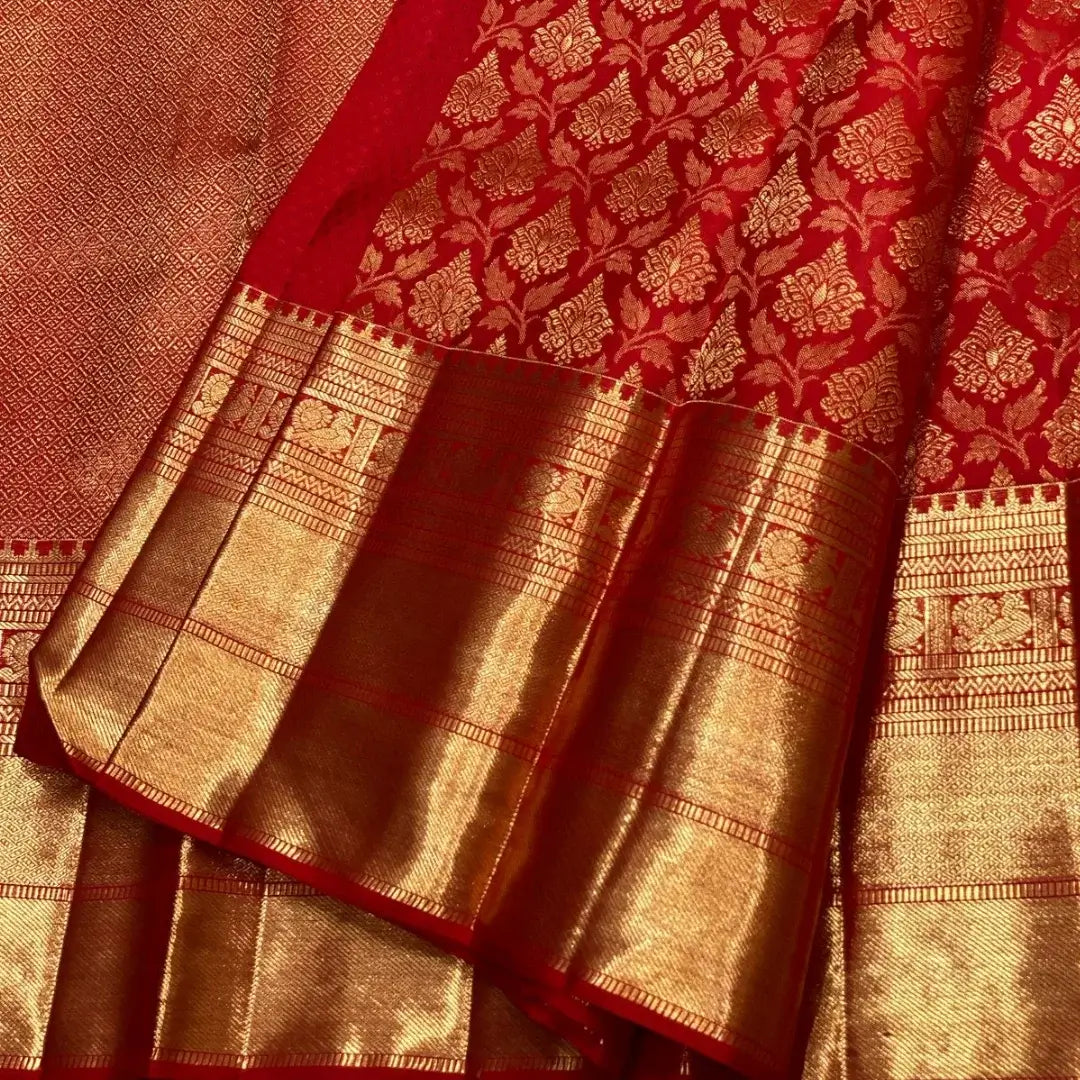 Improbable Red Soft Banarasi Silk Saree With Surpassing Blouse Piece