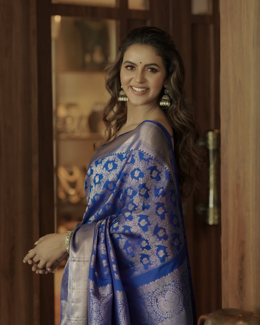 Incomparable Royal Blue Soft Banarasi Silk Saree With Invaluable Blouse Piece