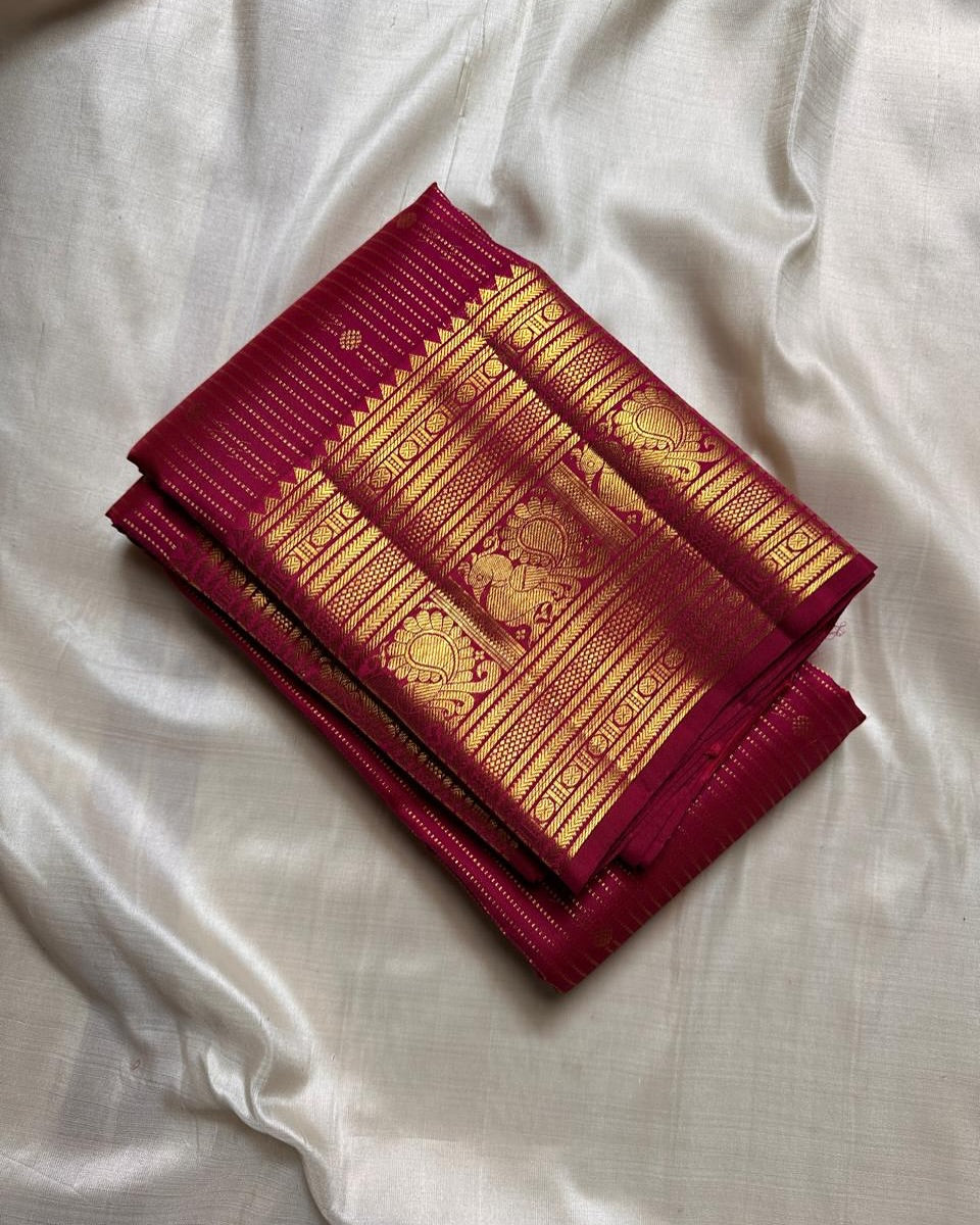 Splendiferous Dark Pink Soft Banarasi Silk Saree With Stylish Blouse Piece