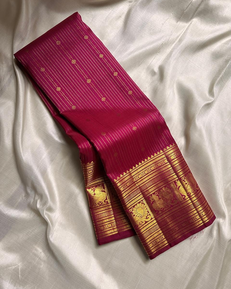 Splendiferous Dark Pink Soft Banarasi Silk Saree With Stylish Blouse Piece