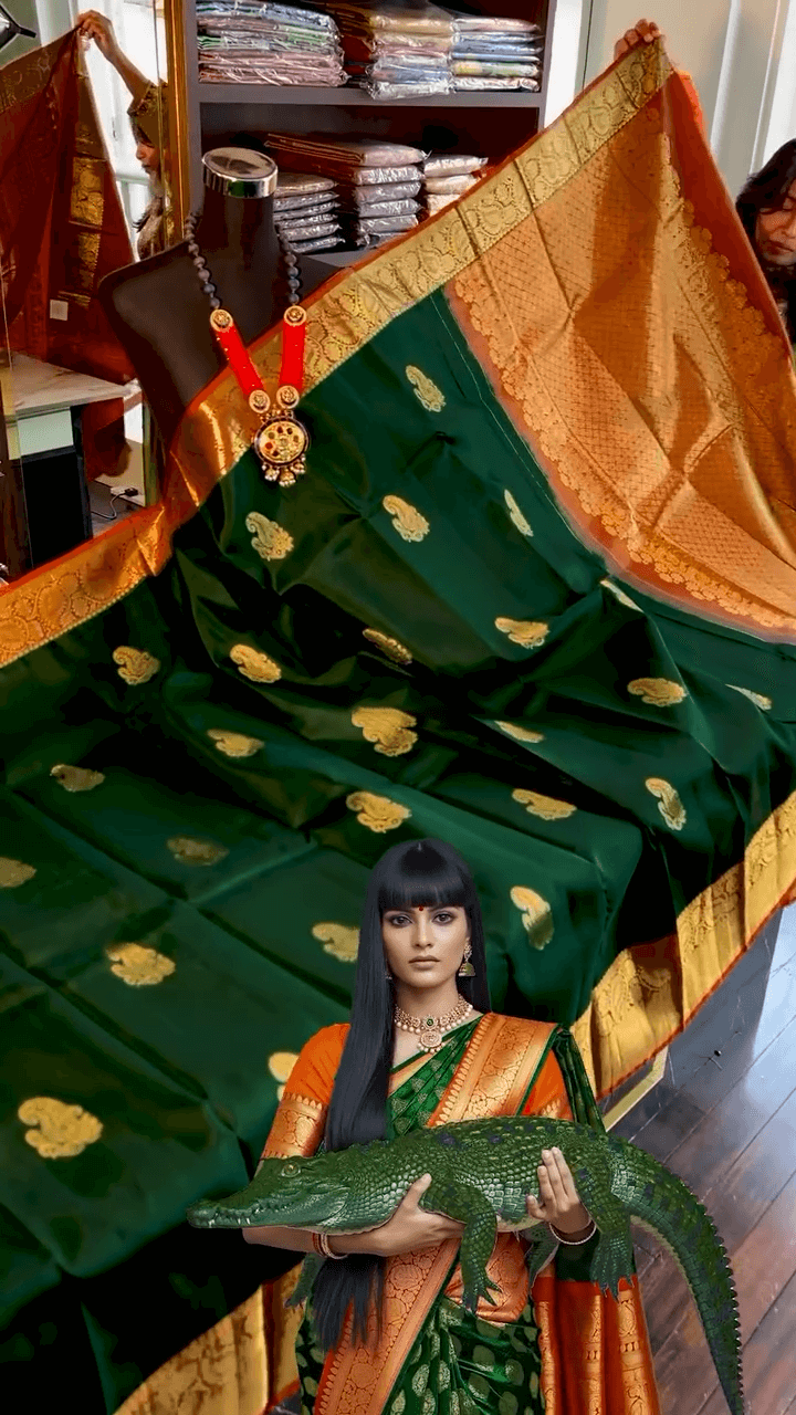 Impressive Dark Green Soft Banarasi Silk Saree With Lovely Blouse Piece