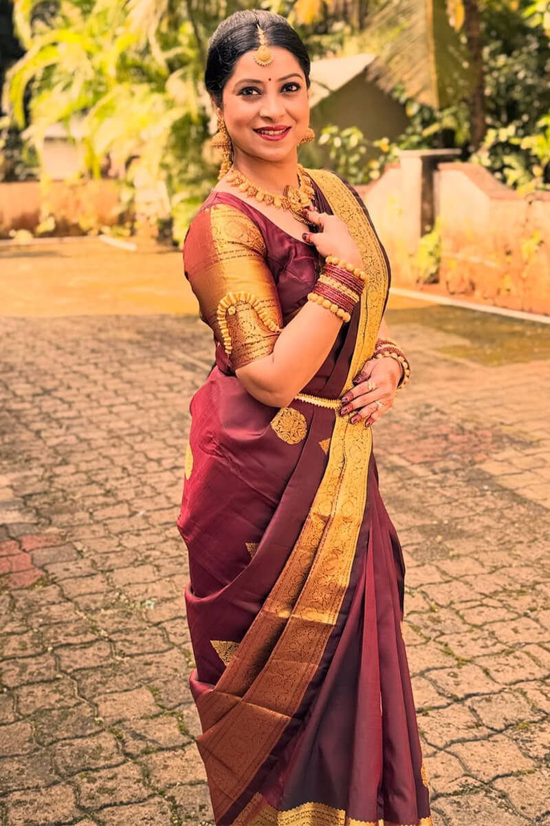 Eye-catching Maroon Soft Banarasi Silk Saree With Sophisticated Blouse Piece