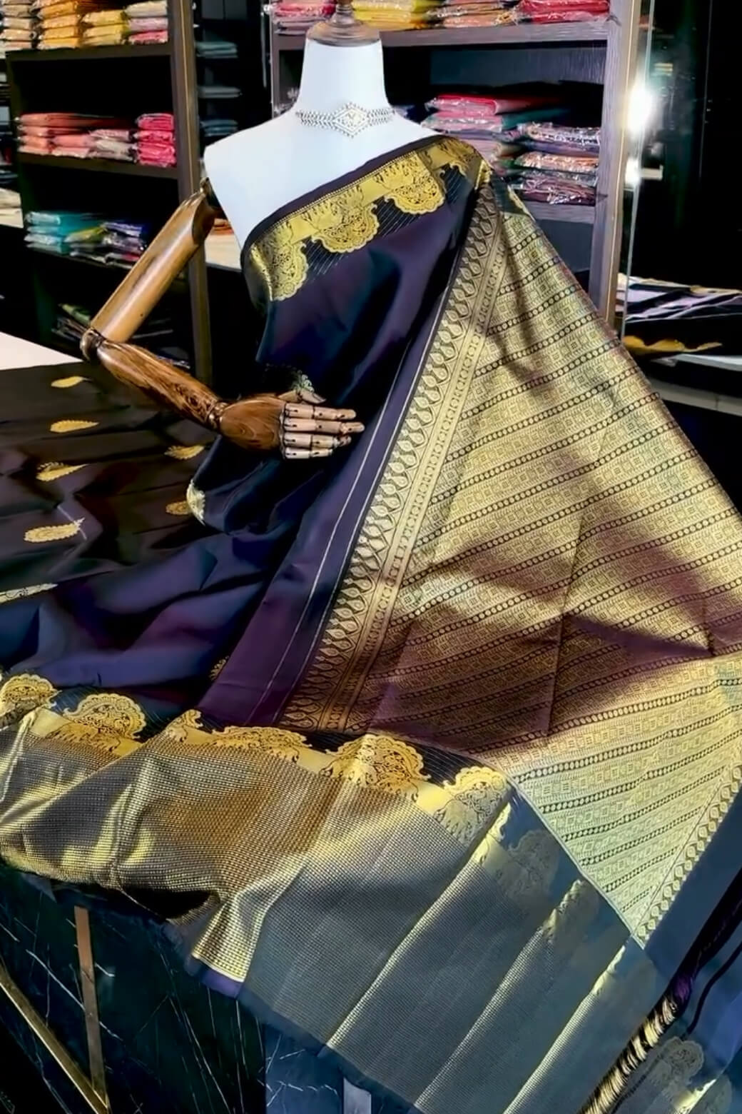 Ebullience Purple Soft Banarasi Silk Saree With Staring Blouse Piece