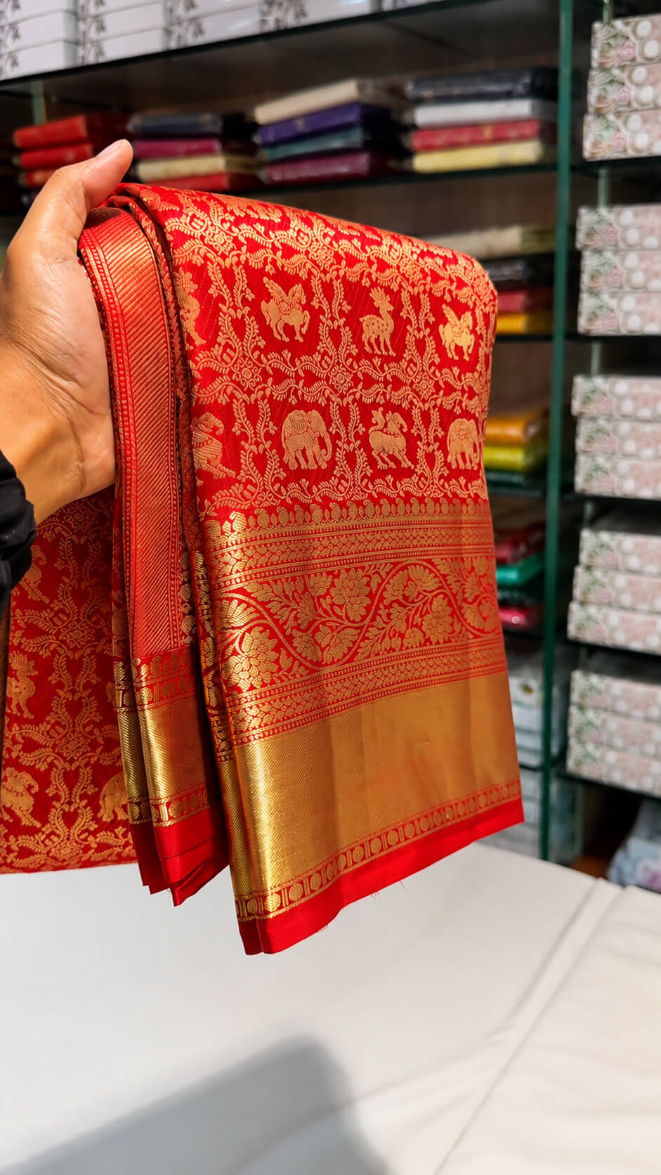 Embrocation Red Pure Banarasi Silk Saree With Smart Blouse Piece