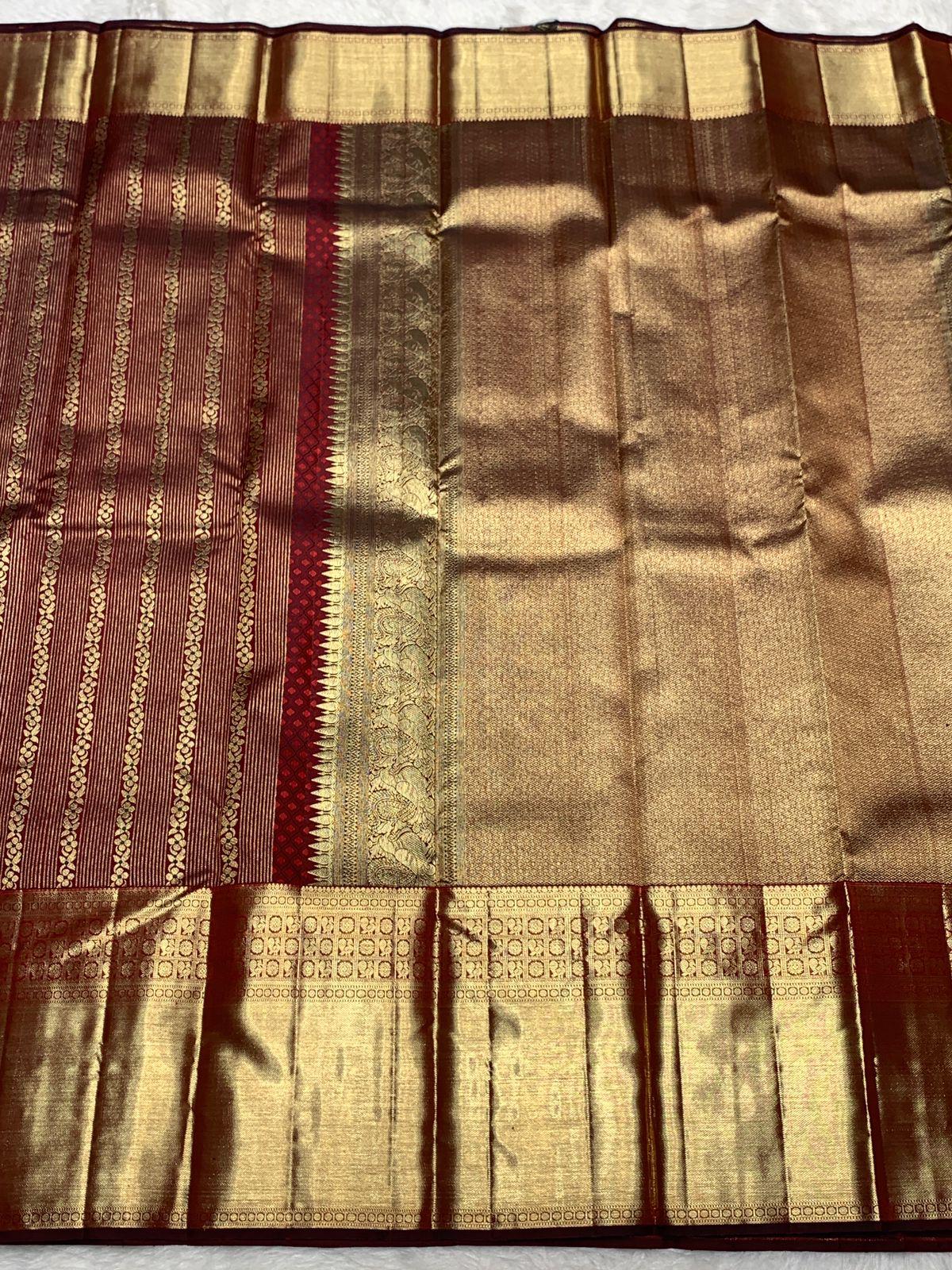 Angelic Maroon Pure Banarasi Silk Saree With Enamoring Blouse Piece