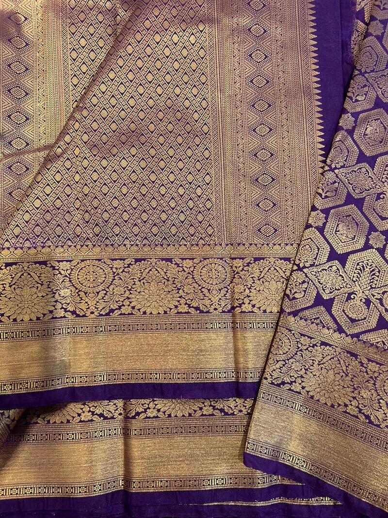 Imbrication Purple Pure Banarasi Silk Saree With Serendipity Blouse Piece