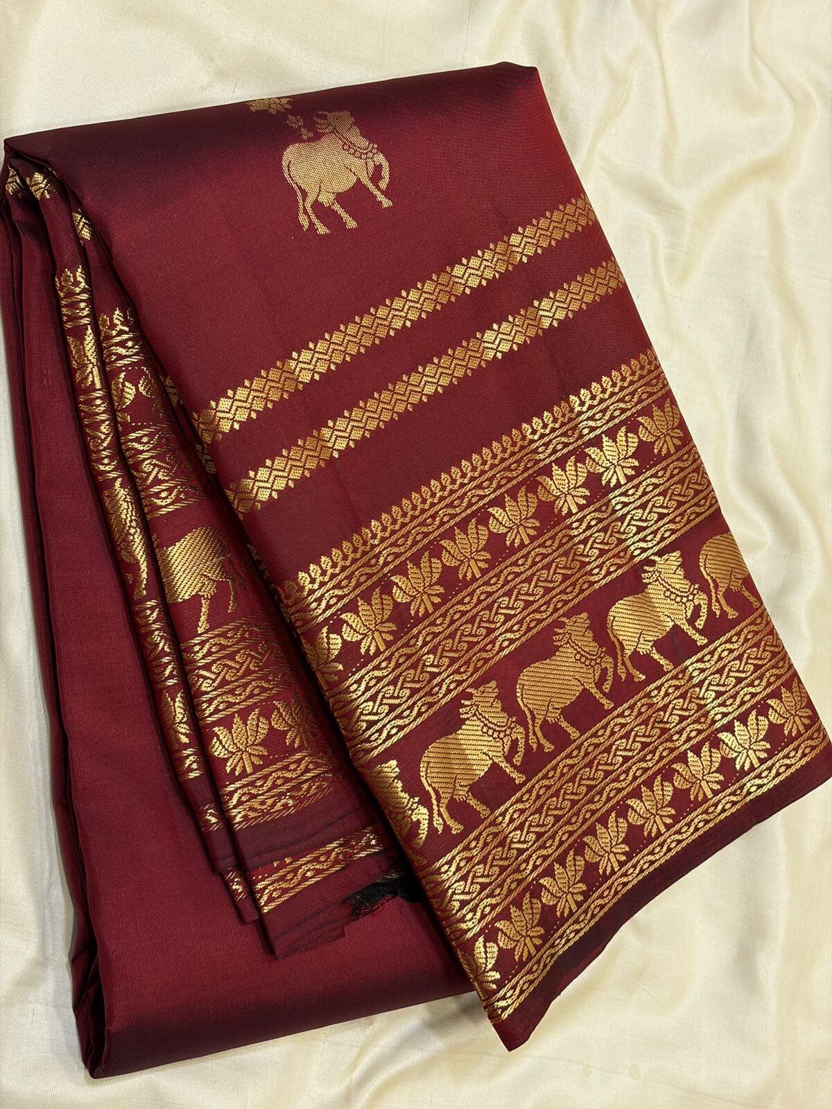 Delightful Maroon Pure Banarasi Silk Saree With Proficient Blouse Piece