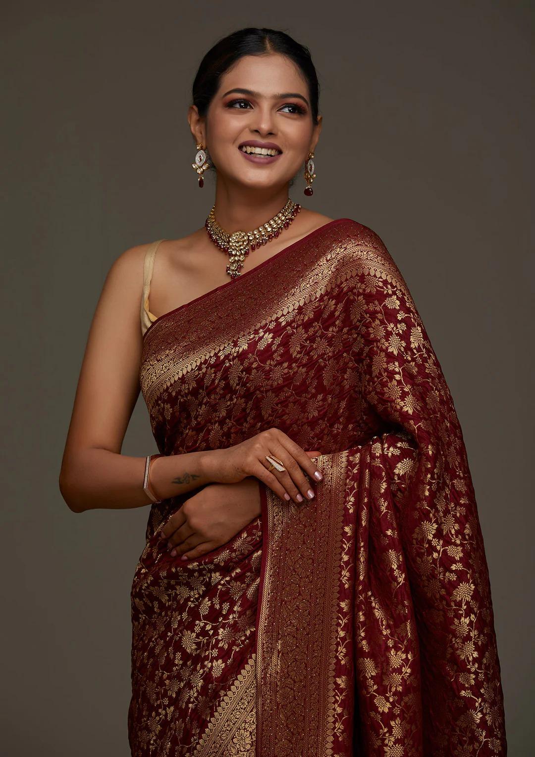 Adoring Maroon Pure Banarasi Silk Saree With Imaginative Blouse Piece