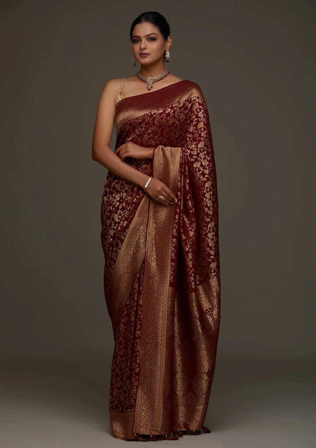Adoring Maroon Pure Banarasi Silk Saree With Imaginative Blouse Piece