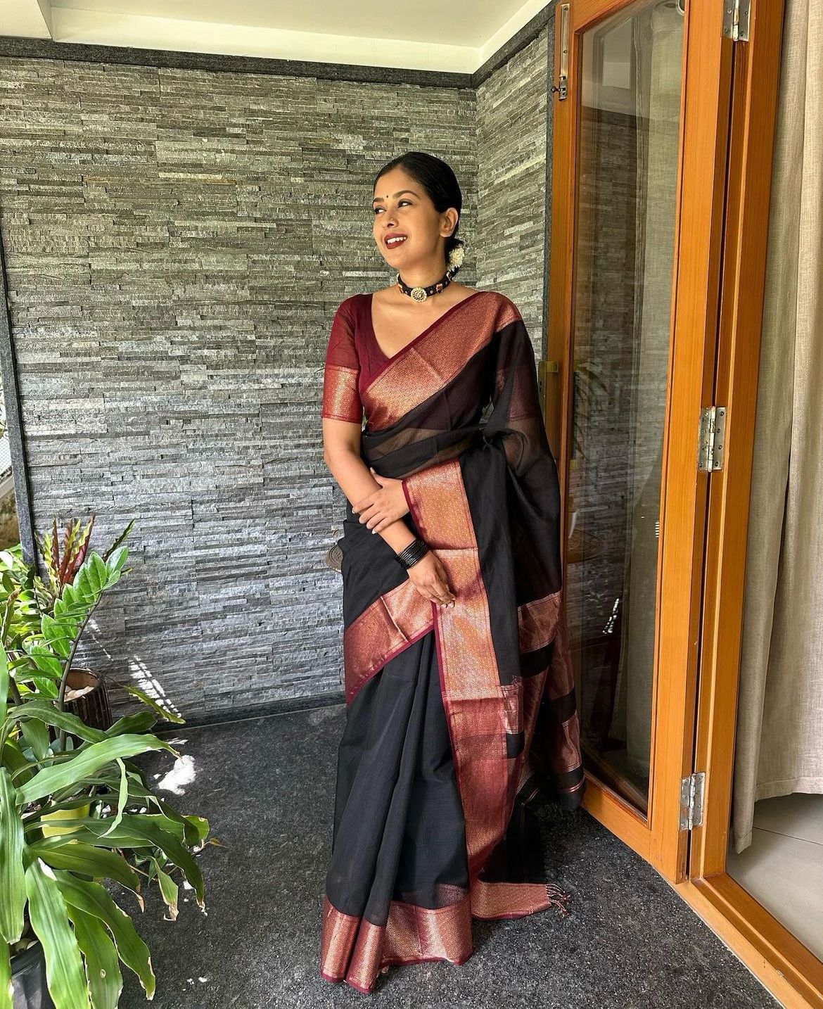 Confounding Black Soft Silk Saree With Lagniappe Blouse Piece