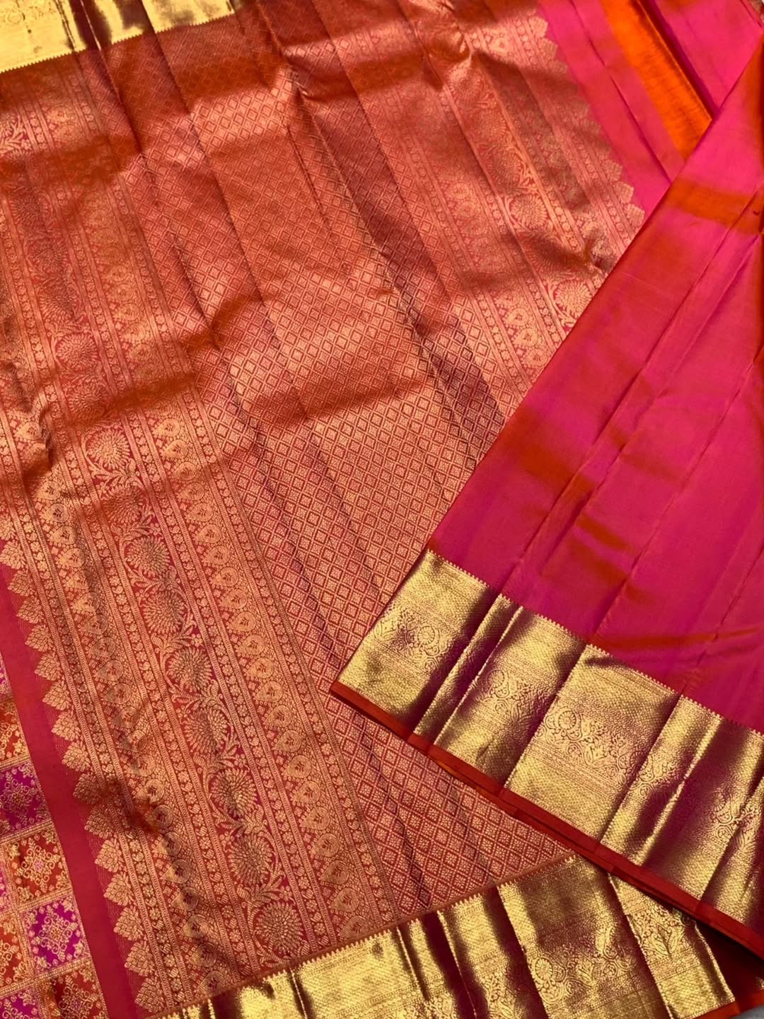 Breathtaking Red Soft Banarasi Silk Saree With Scrupulous Blouse Piece