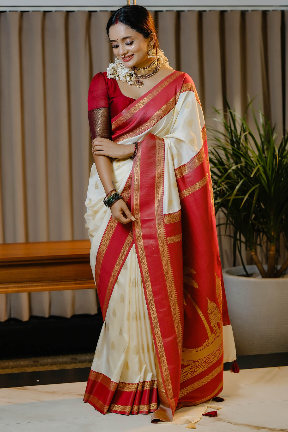 Incomparable Beige Pure Banarasi Silk Saree With Admirable Blouse Piece