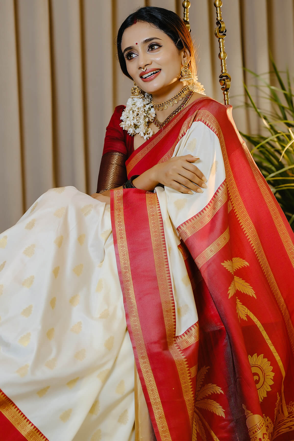 Incomparable Beige Pure Banarasi Silk Saree With Admirable Blouse Piece