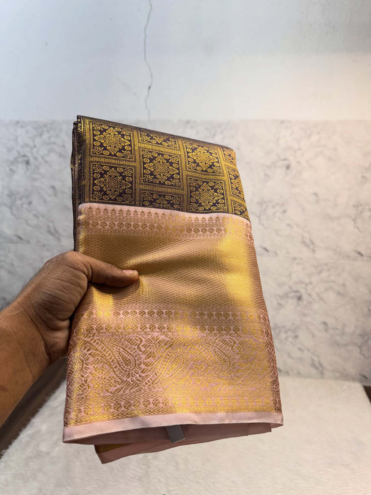Chatoyant Brown Pure Banarasi Silk Saree With Gratifying Blouse Piece