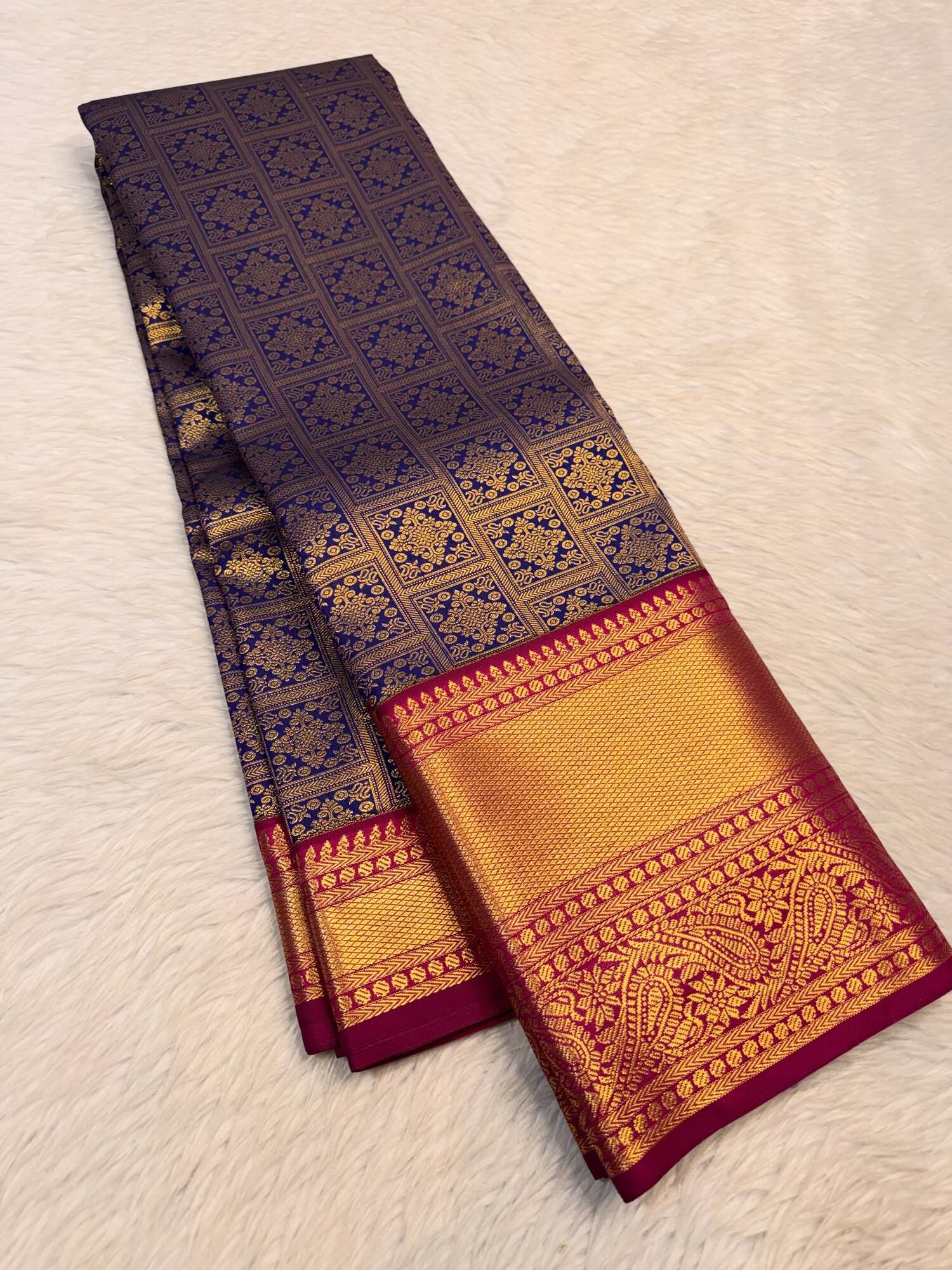 Pretty Navy Blue Pure Banarasi Silk Saree With Zephyr Blouse Piece