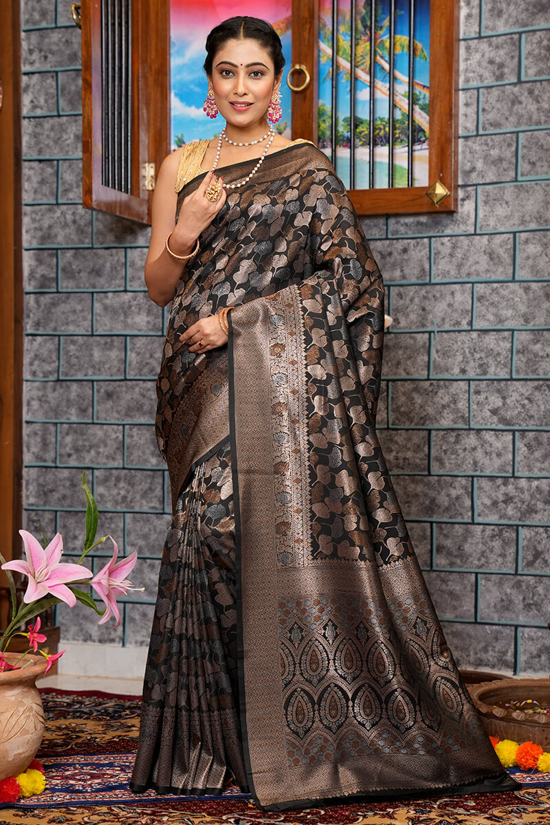 Imbrication Black Kanjivaram Silk Saree With Fantabulous Blouse Piece