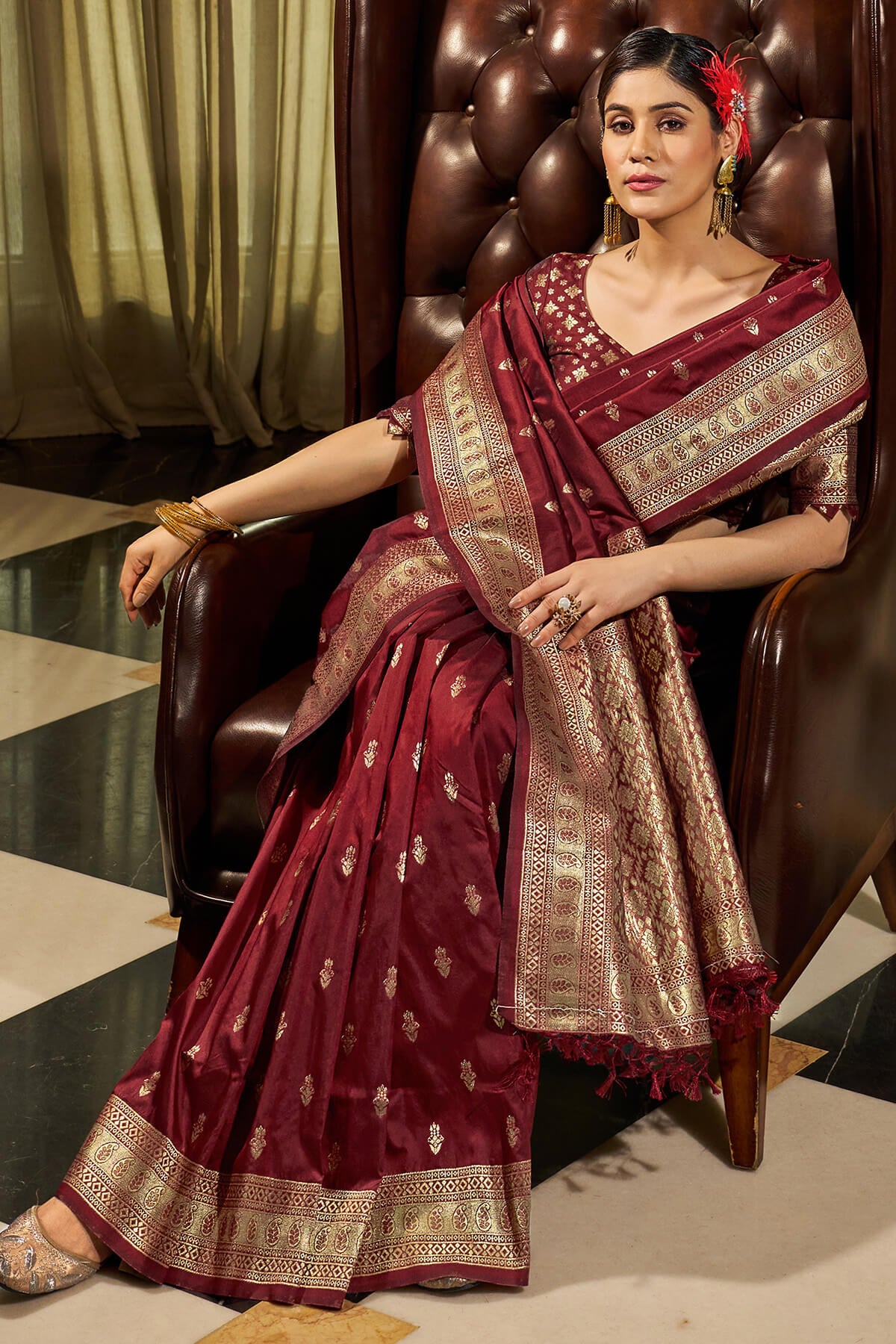 Eclat Maroon Pure Zari Weaving Banarasi Silk Saree With Fragrant Blouse Piece