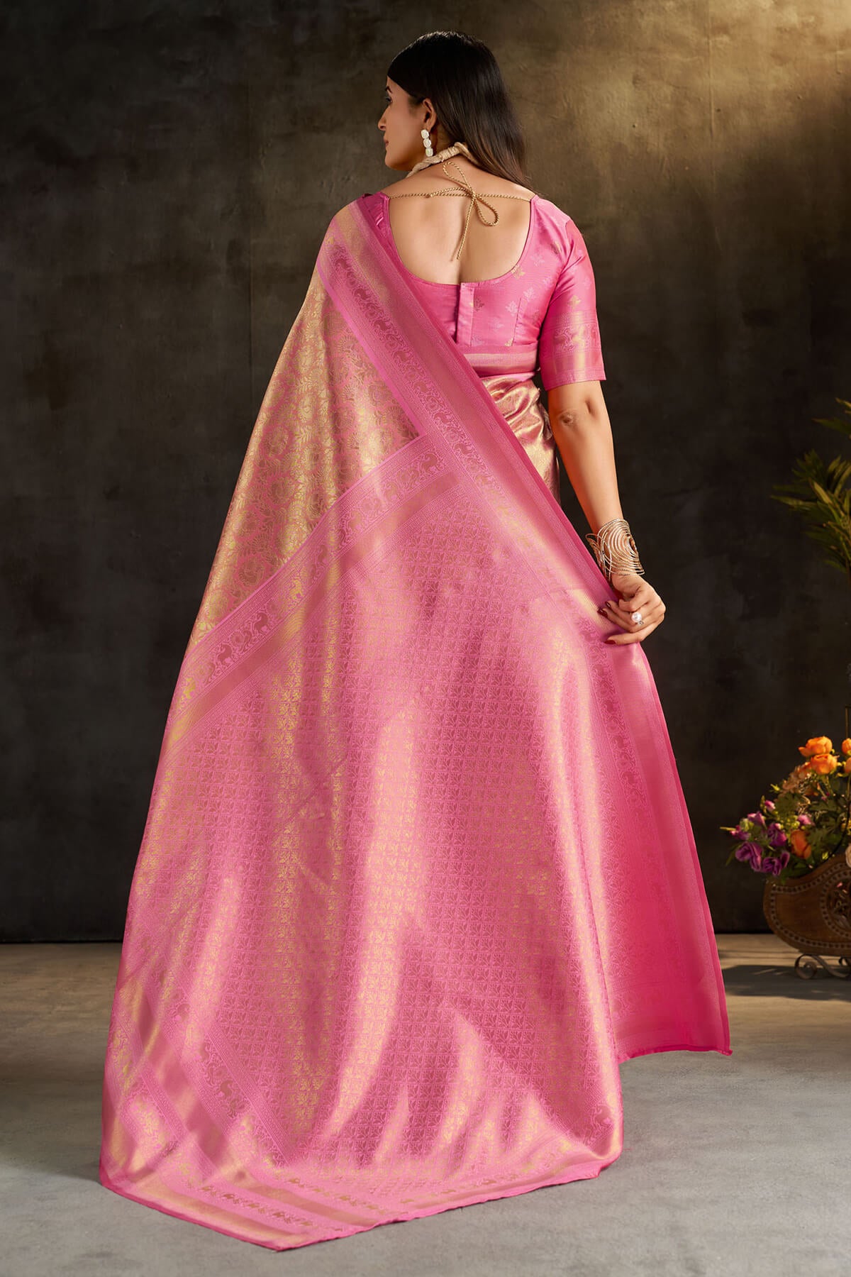 Chatoyant Baby Pink Pure Banarasi Silk Saree With Moiety Blouse Piece