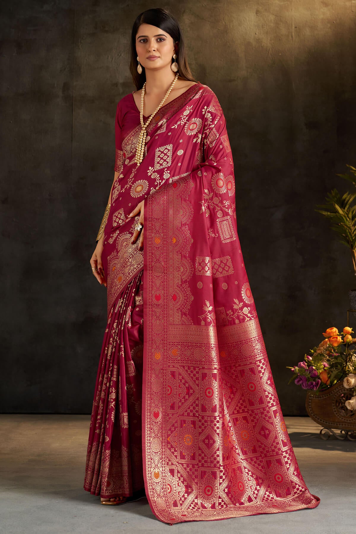 Unique Dark Pink Pure Banarasi Silk Saree With Outstanding Blouse Piece