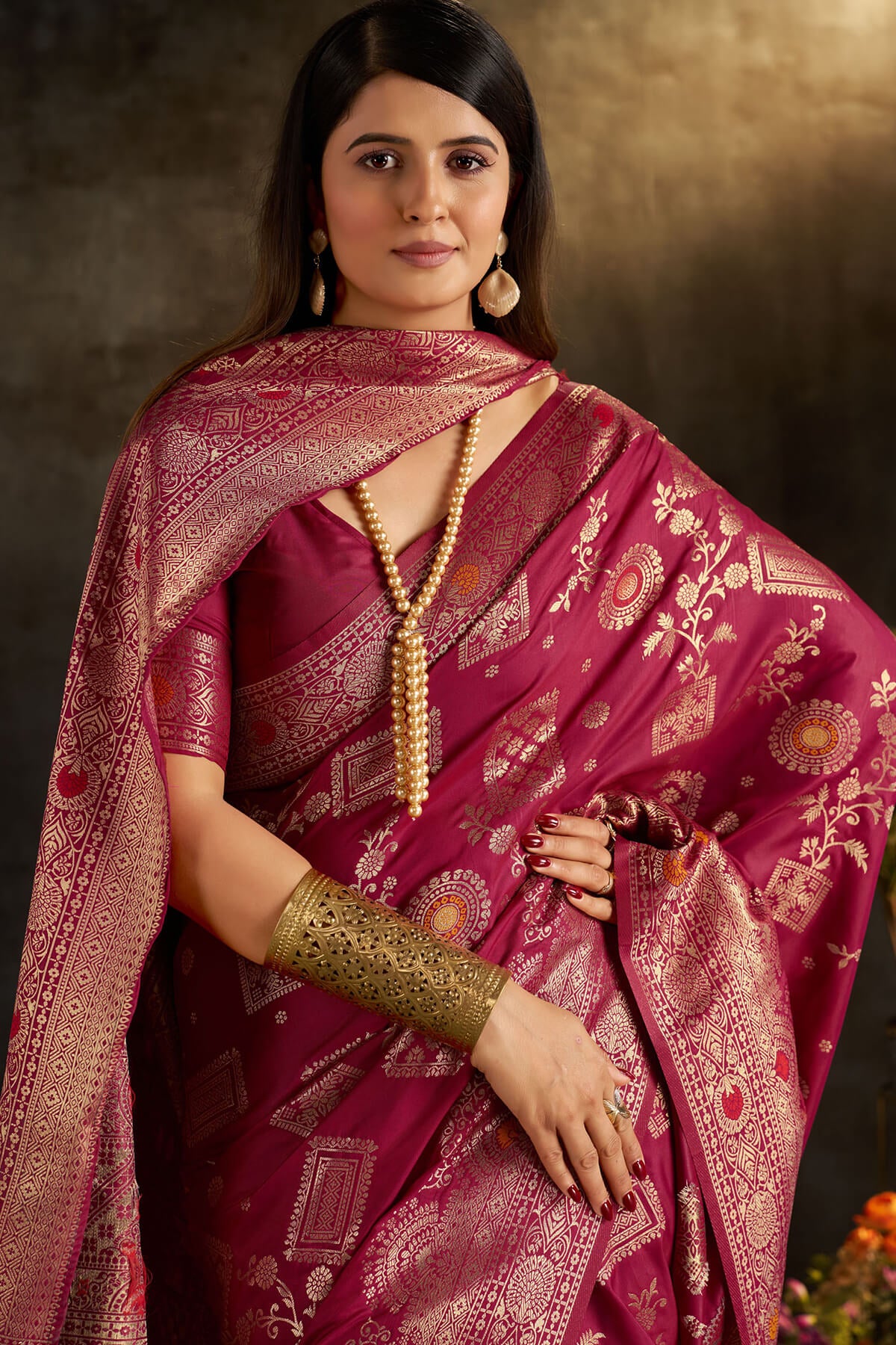 Unique Dark Pink Pure Banarasi Silk Saree With Outstanding Blouse Piece