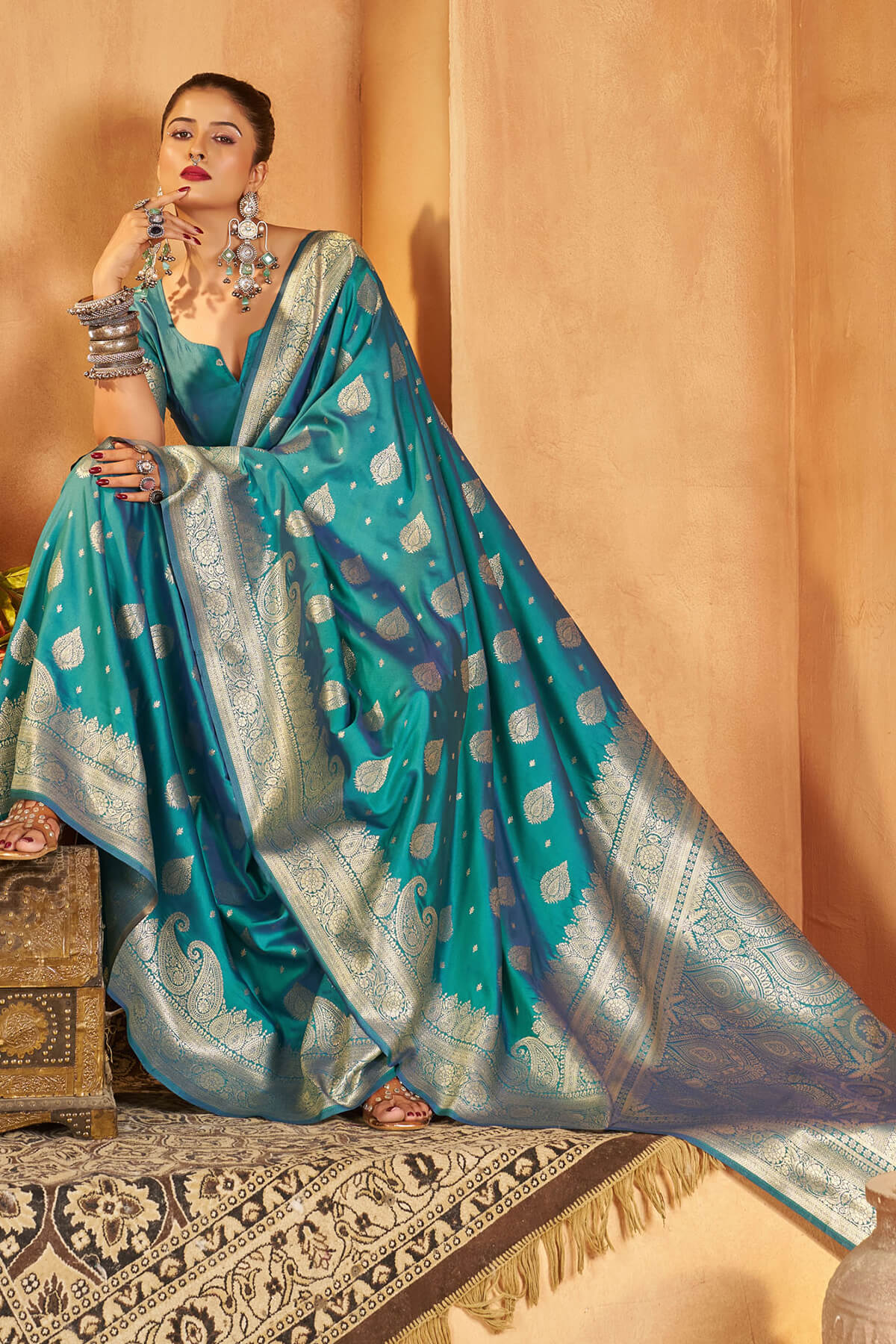 Lissome Firozi Pure Banarasi Silk Saree With Admirable Blouse Piece