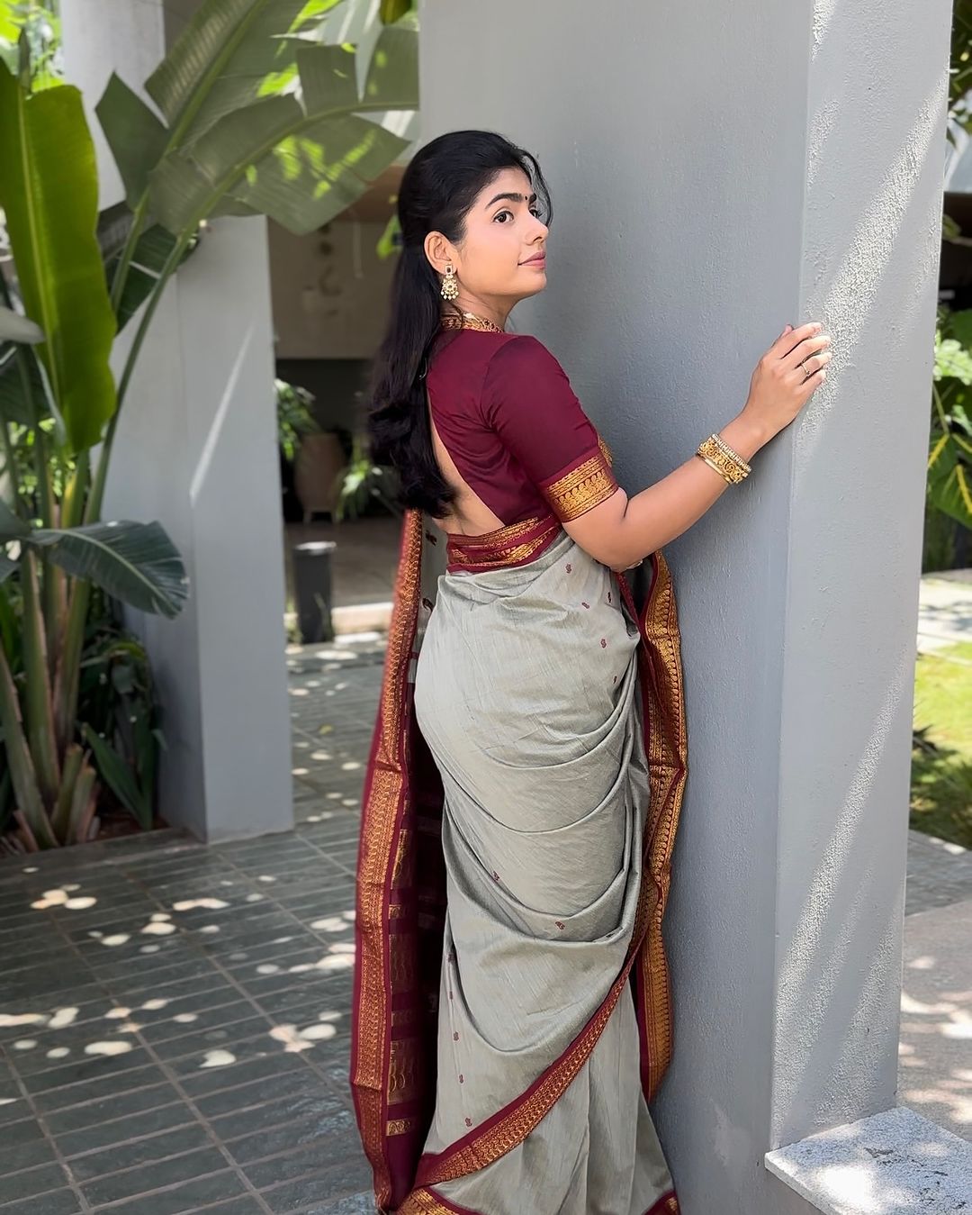 Stunner Grey Soft Silk Saree With Divine Blouse Piece