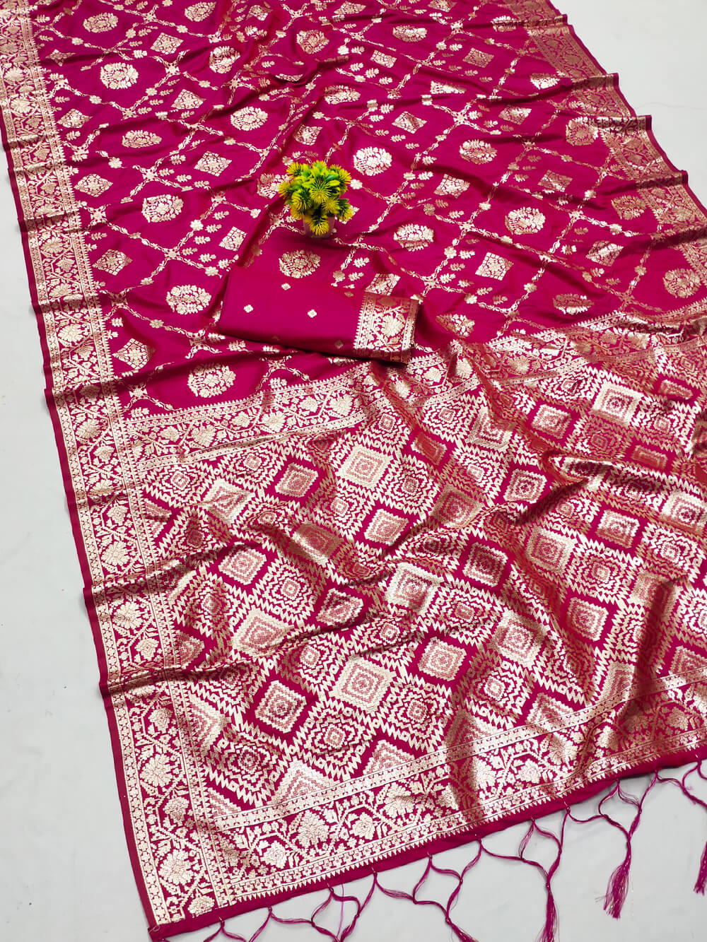 Majestic Dark Pink Pure Banarasi Silk Saree With Whimsical Blouse Piece