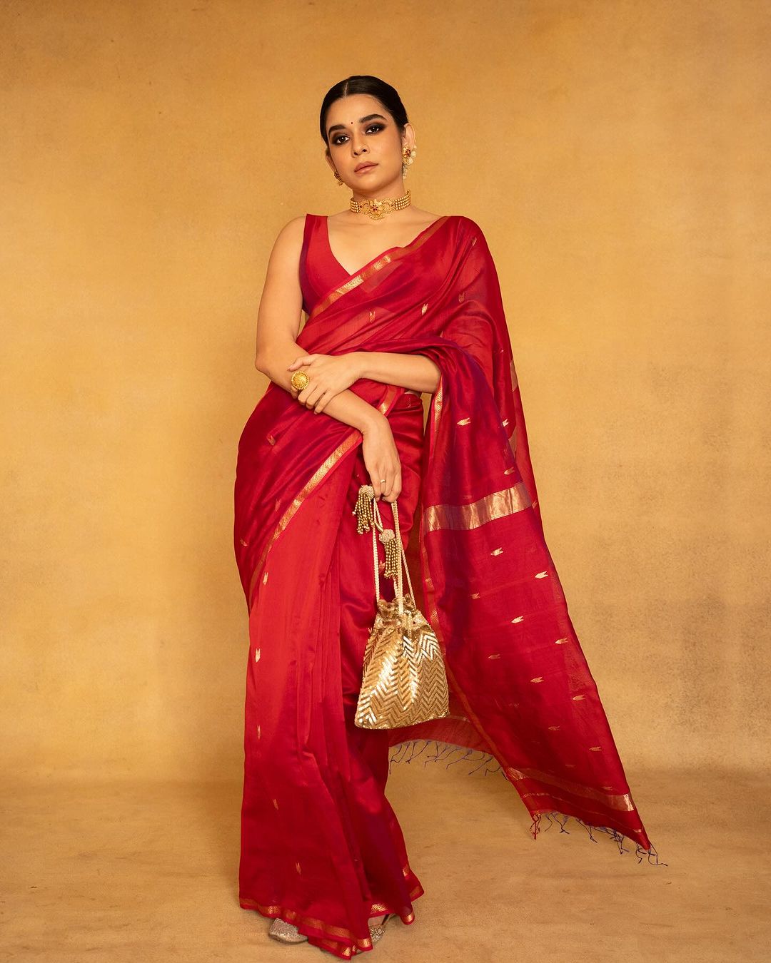 Imaginative Red Cotton Silk Saree With Aplomb Blouse Piece