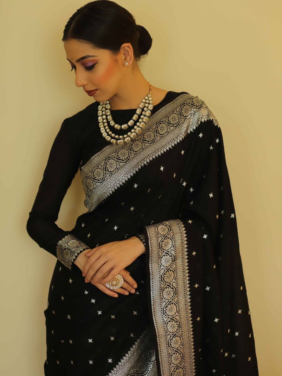 Precious Black Cotton Silk Saree With Sizzling Blouse Piece