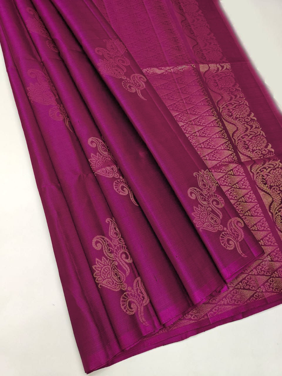 Desultory Dark Pink Soft Silk Saree With Nebula Blouse Piece