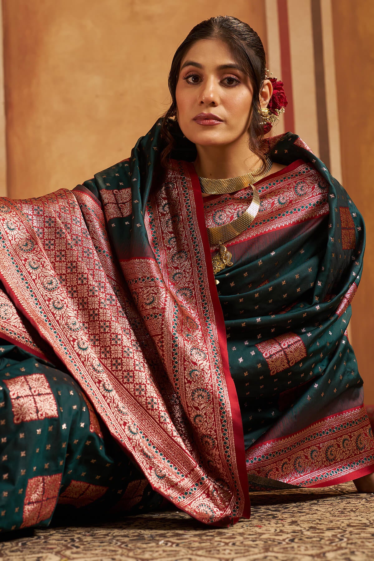 Majesty Dark Green Pure Zari Weaving Banarasi Silk Saree With Profuse Blouse Piece