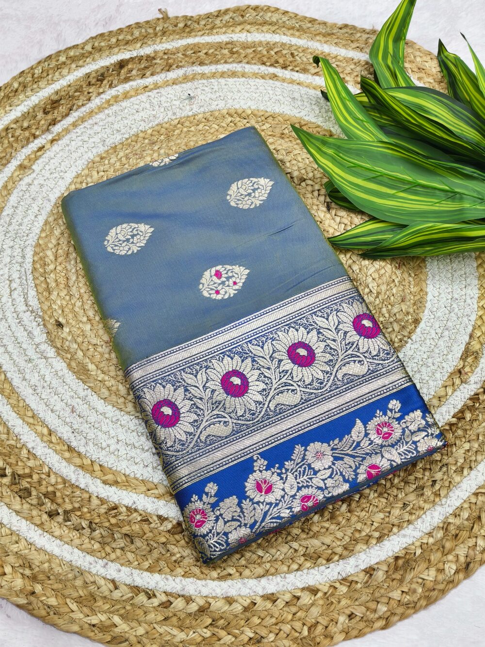 Groovy Blue Pure Zari Weaving Banarasi Silk Saree With Ephemeral Blouse Piece