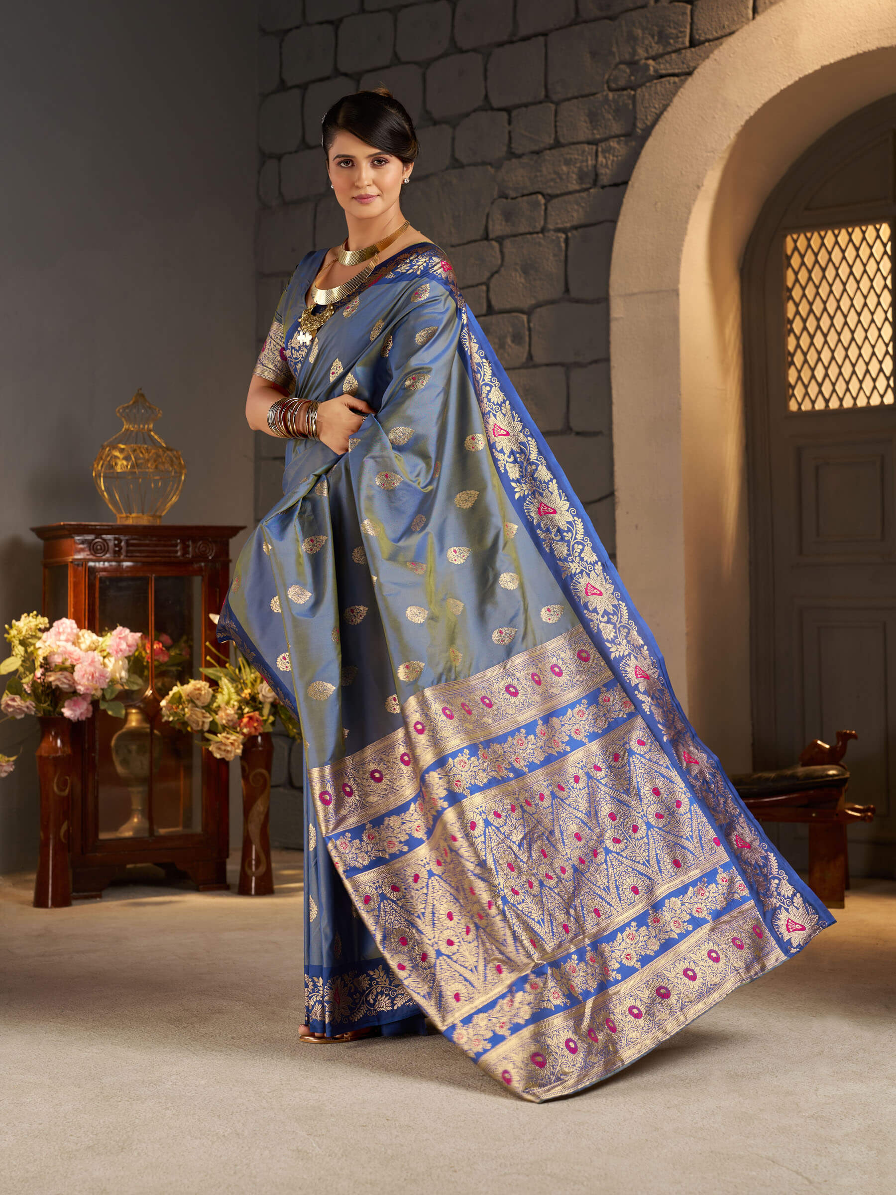 Groovy Blue Pure Zari Weaving Banarasi Silk Saree With Ephemeral Blouse Piece