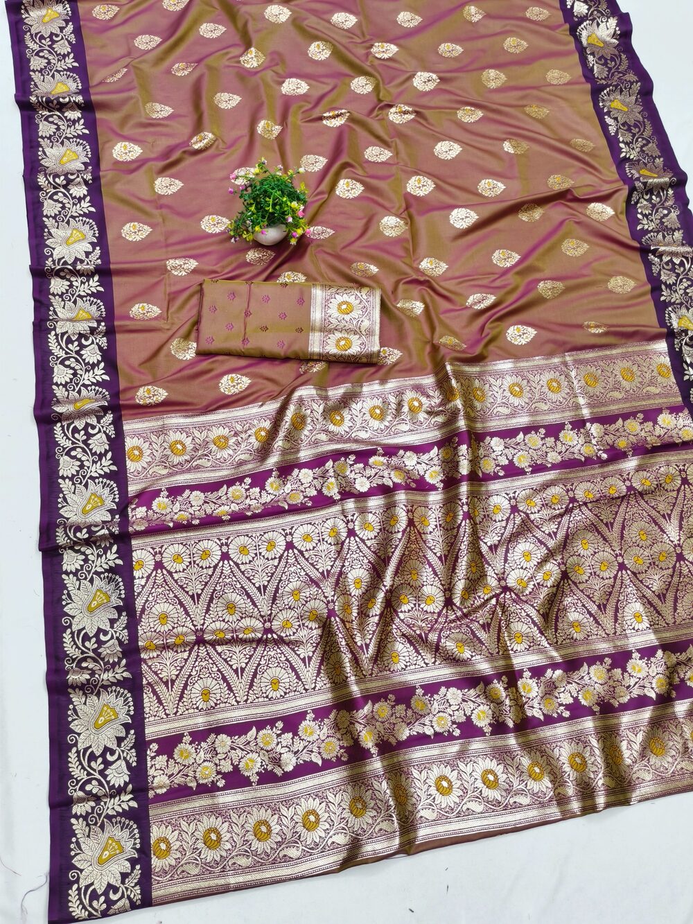 Stylish Brown Pure Zari Weaving Banarasi Silk Saree With Extraordinary Blouse Piece
