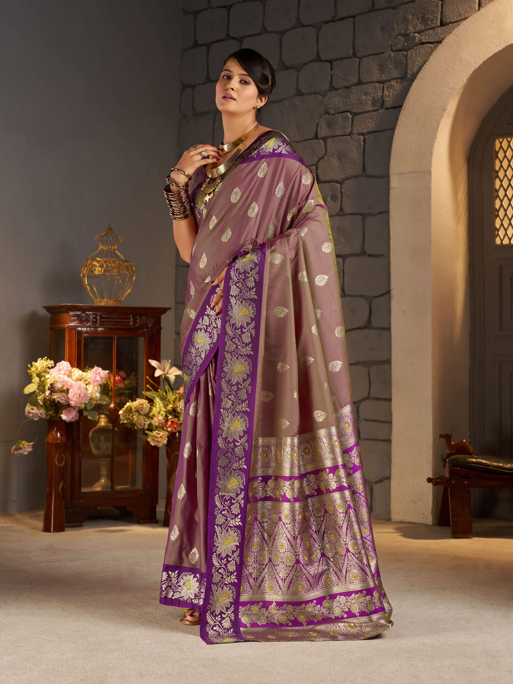 Serendipity Lavender Pure Zari Weaving Banarasi Silk Saree With Opulent Blouse Piece