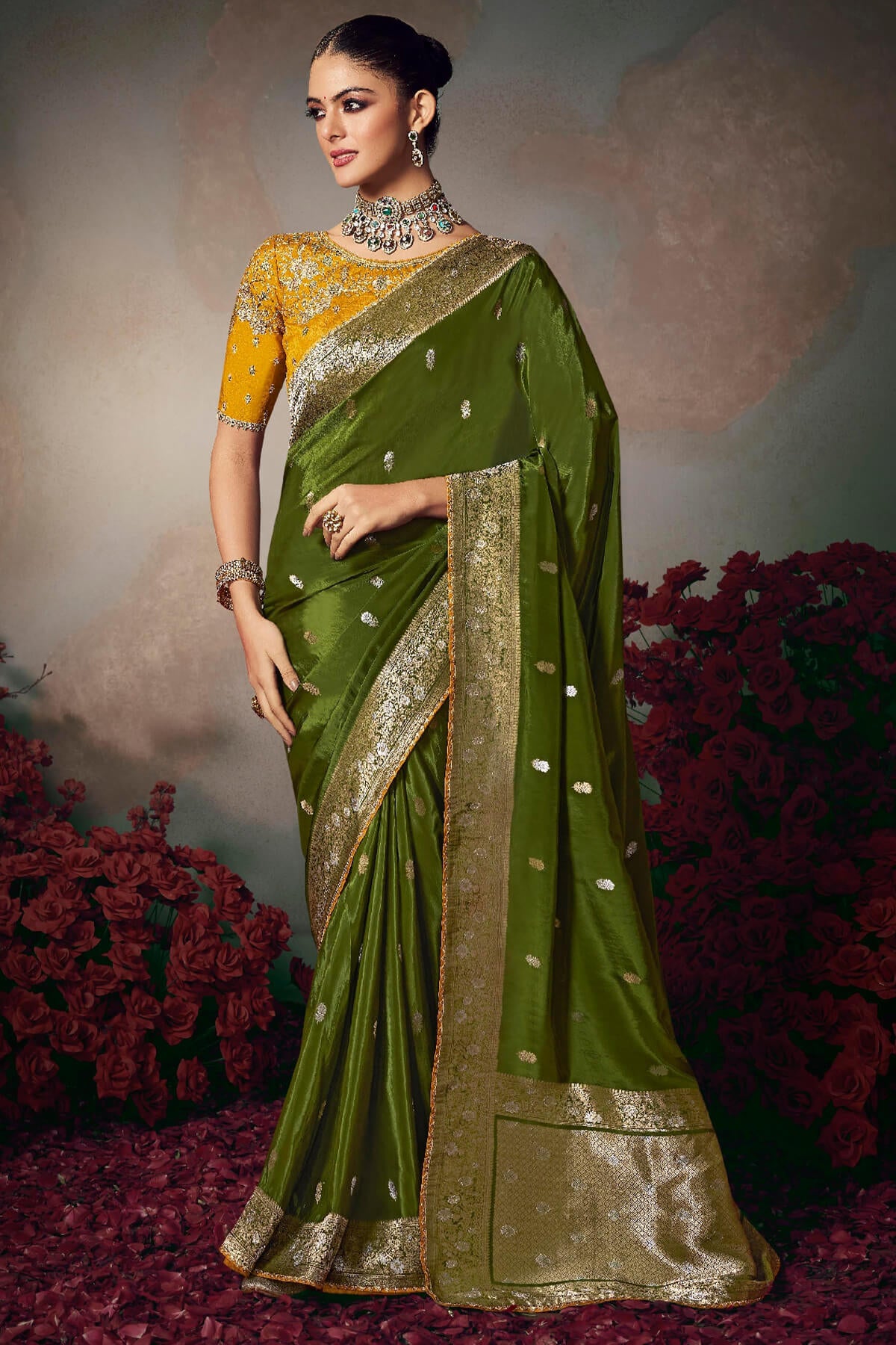 Majestic Dark Green Banarasi Silk Saree With Embroidery Blouse Piece