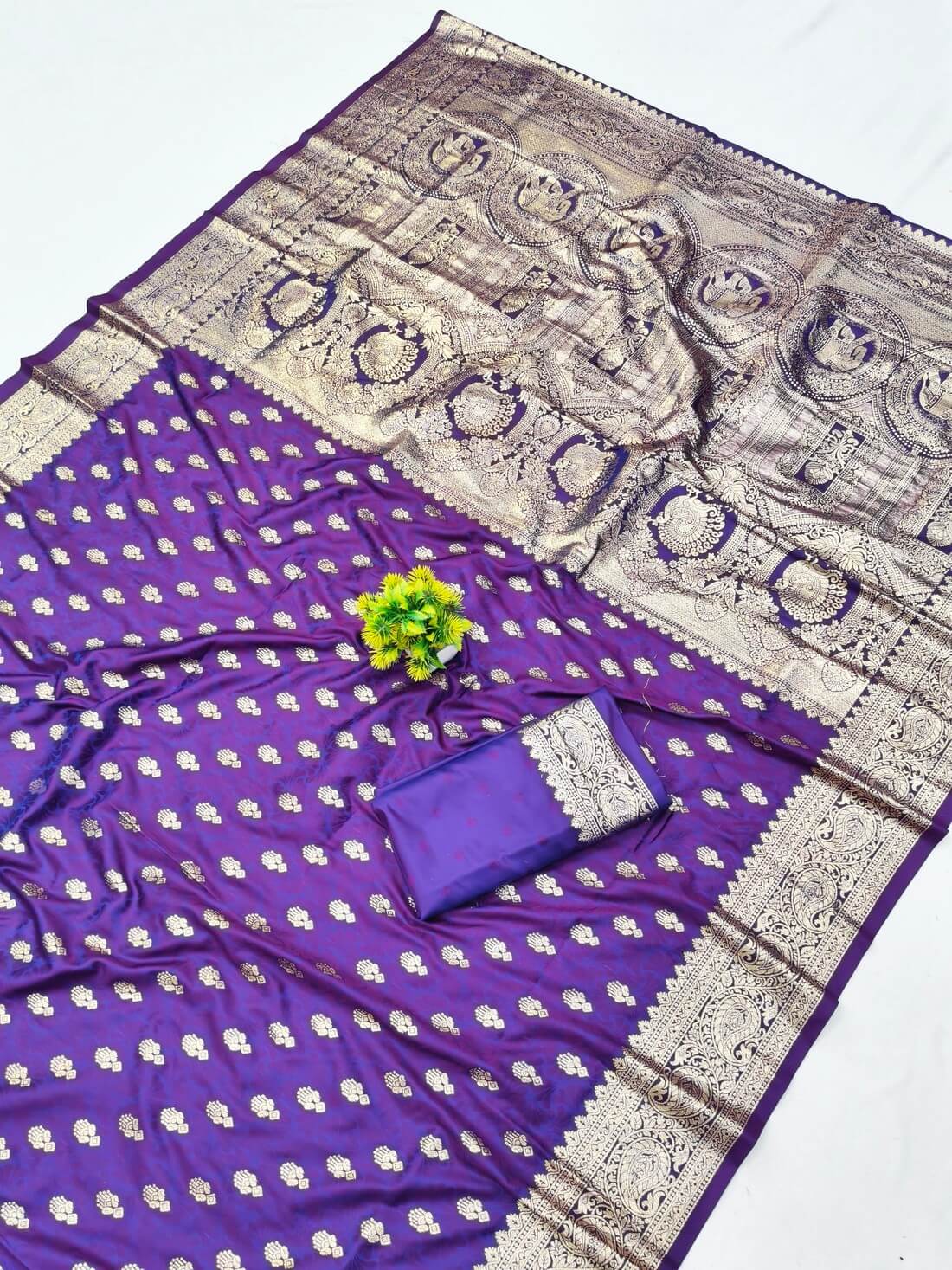 Dissemble Purple Pure Zari Weaving Banarasi Silk Saree With Majestic Blouse Piece